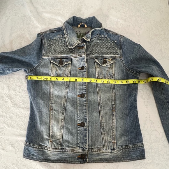 Hollister Surf 1972 Denim Jacket With Stud Details Size Medium - Picture 8 of 14